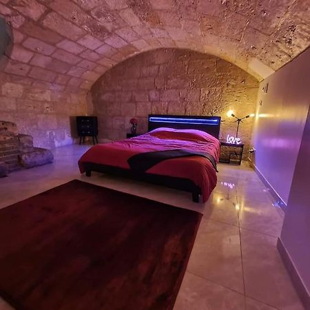 Appartamento LA FORTERESSE - Jacuzzi/Sauna - Centre Historique Rouen Esterno foto